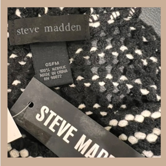 BRAND NEW! Steve Madden OSFM black & white poncho with fringe. - Picture 4 of 7